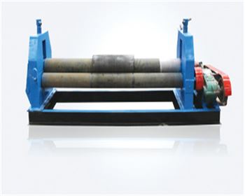 新疆機(jī)械半自動三輥卷板機(jī)